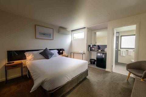 Georges Bay Apartments - Accommodation Gold Coast 2