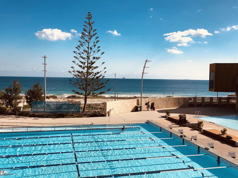 West Beach Lagoon 218 - Gold Coast 4U 4