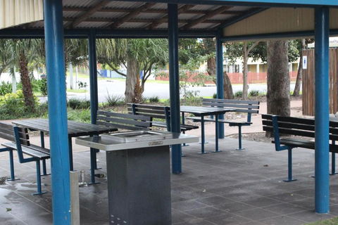 Five 3 Five - The Beachside Barracks - Accommodation Gold Coast 2