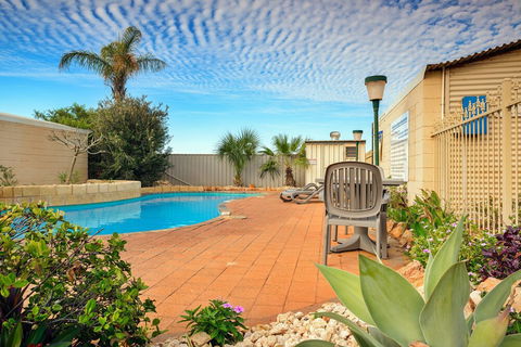 Osprey Holiday Village Unit 123 - Accommodation Gold Coast 2