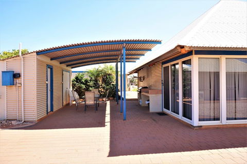 Osprey Holiday Village Unit 123 - Accommodation Gold Coast 3
