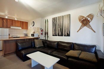 Lawlers 20 - Accommodation Gold Coast 2