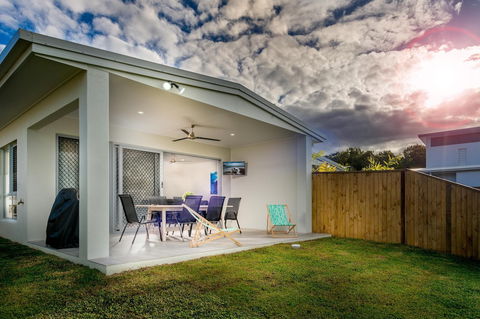 Blue Lagoon Villa B - Accommodation Gold Coast 1