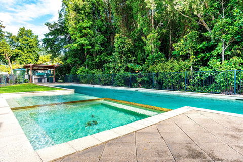 Blue Lagoon Villa B - Accommodation Gold Coast 4