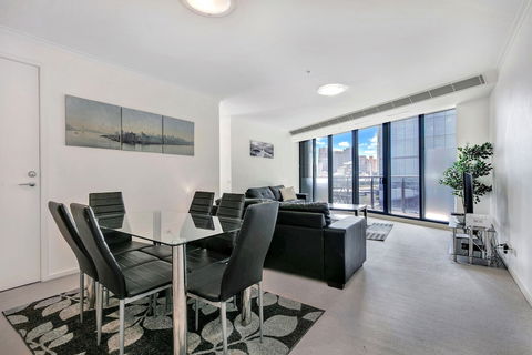 MJ Shortstay Whiteman St Apartments - Accommodation Gold Coast 2