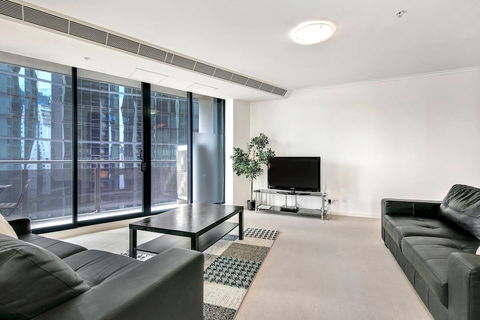 MJ Shortstay Whiteman St Apartments - Accommodation Gold Coast 4
