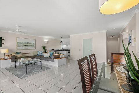 Poolside Alamanda Beachfront Resort 88 - Accommodation Gold Coast 5