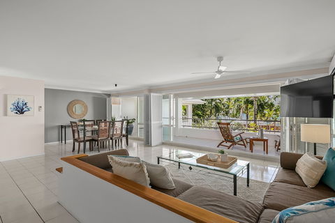 Poolside Alamanda Beachfront Resort 88 - Accommodation Gold Coast 1