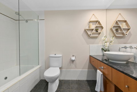 Poolside Apt In Alamanda Beachfront Resort 41 - Accommodation Gold Coast 6