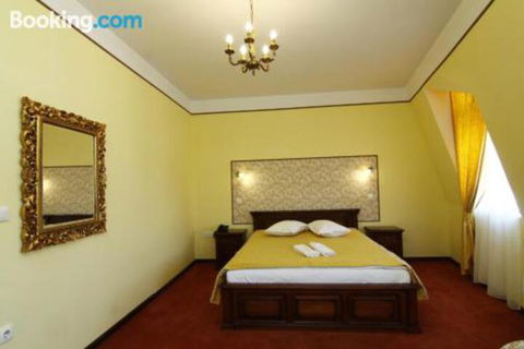 Mole Creek Lodge - Gold Coast 4U 1