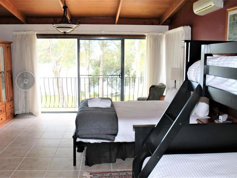 Between Waters B & B Lake Macquarie - Accommodation Gold Coast 2