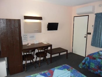 El Mexicali Motel - 1 Gold Coast 0