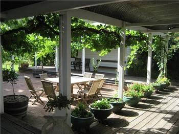 Avoca House & Cottage Accommodation - Gold Coast 4U 0