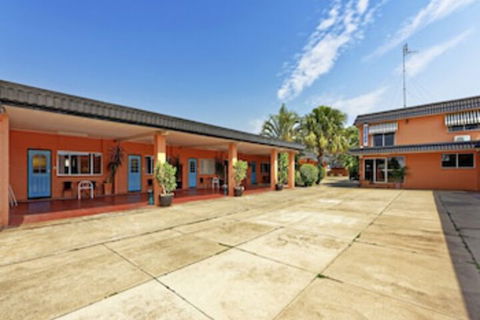 Riviera Motel Bundaberg - Accommodation Gold Coast 0