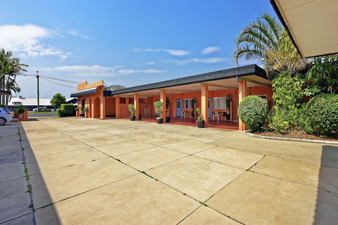 Riviera Motel Bundaberg - Accommodation Gold Coast 1