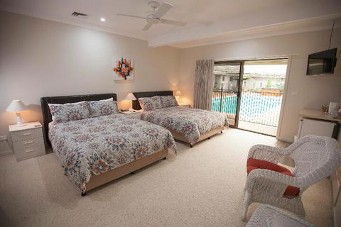 Batemans Bay Manor - Gold Coast 4U 3