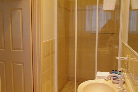Batemans Bay Manor - Gold Coast 4U 2