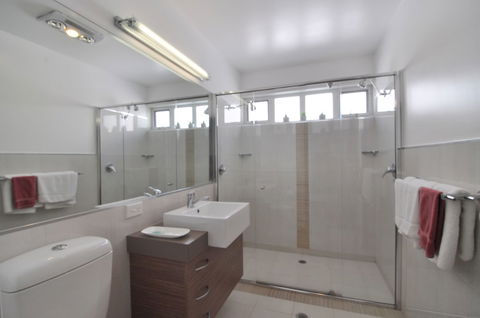 Bluedock Apartments - Gold Coast 4U 5