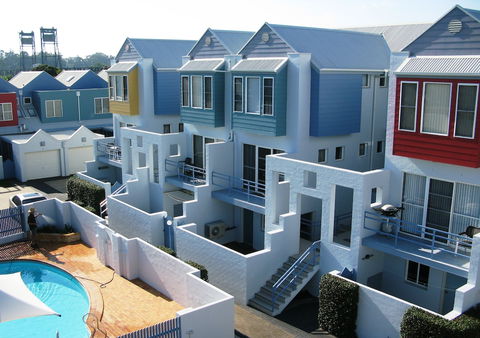 Bluedock Apartments - Gold Coast 4U 1