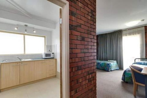 Enfield Motor Inn - Gold Coast 4U 7
