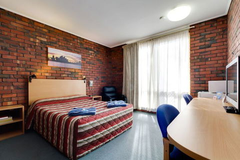 Enfield Motor Inn - Gold Coast 4U 6