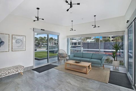 Catalina Resort - Accommodation Gold Coast 2