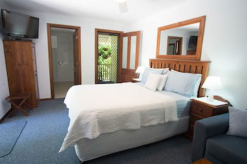 Debbie's Place - 1 Gold Coast 0