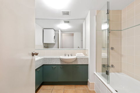 Kings Bay Apartments - Accommodation Gold Coast 5