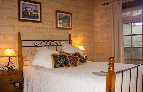 Dees Villa Bed & Breakfast - Accommodation Gold Coast 3