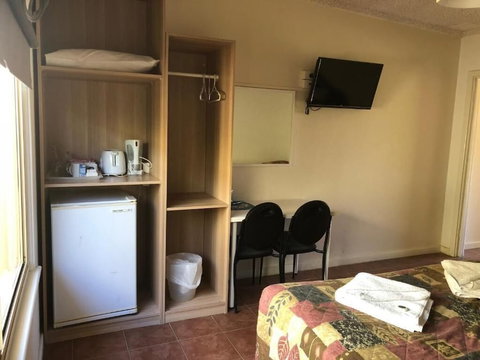 Jurien Bay Hotel - 1 Gold Coast 2