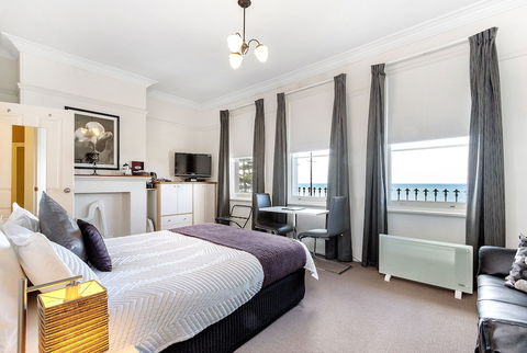 The Madsen - Gold Coast 4U 4