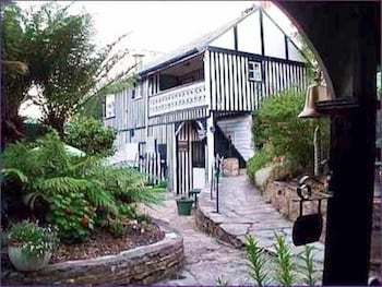 Old Colony Inn - Accommodation Gold Coast 3