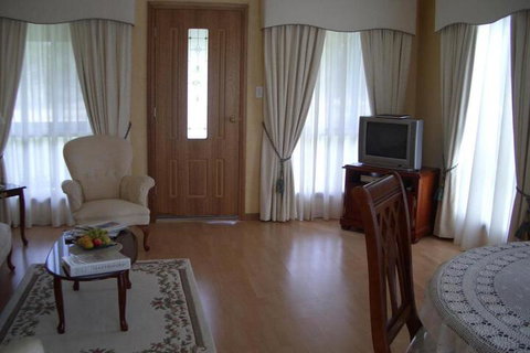 Carolynnes Cottages - 1 Gold Coast 3