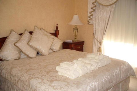 Carolynnes Cottages - 1 Gold Coast 7