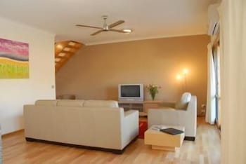 The Lakes Apartments - Gold Coast 4U 2