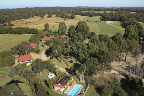 Lakes Entrance Country Cottages - Gold Coast 4U 6