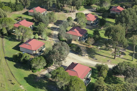 Lakes Entrance Country Cottages - Gold Coast 4U 1