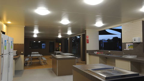 NRMA Eastern Beach Holiday Park - Gold Coast 4U 6