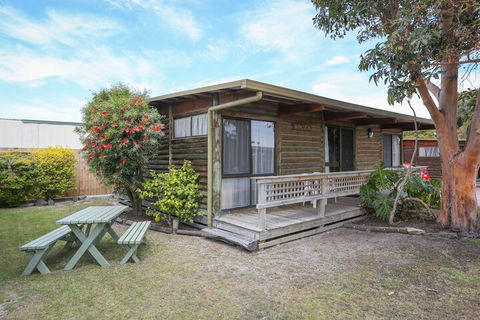 Lazy Acre Log Cabins - Gold Coast 4U 6