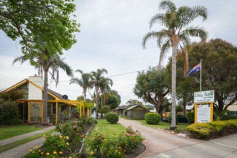Lazy Acre Log Cabins - Gold Coast 4U 0