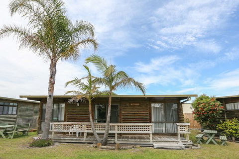 Lazy Acre Log Cabins - Gold Coast 4U 3