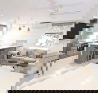 The Hastings Beach Houses - Gold Coast 4U