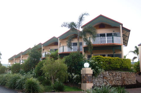 Tinaroo Lake Resort - Gold Coast 4U 1