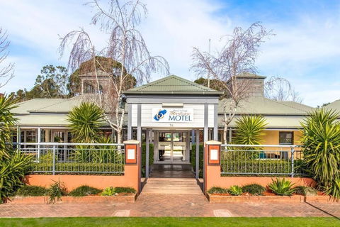 Berry Village Boutique Motel - Gold Coast 4U 3