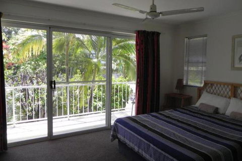 Noosa Terrace & Belmondos Waterfront Resort - Gold Coast 4U 1