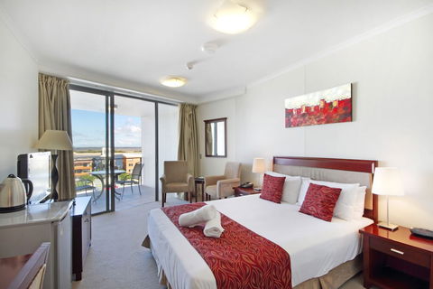 Ocean Views Resort - Accommodation Gold Coast 3