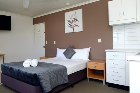 Summit Motel - 1 Gold Coast 6