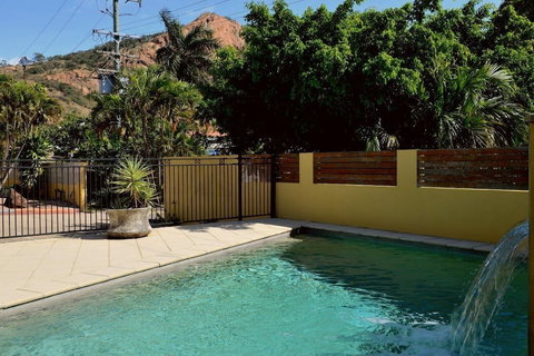 Summit Motel - 1 Gold Coast 1