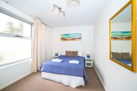 Glenelg Beachside Apartments - Accommodation Gold Coast 2