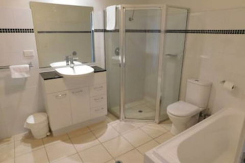 Glenelg Beachside Apartments - Accommodation Gold Coast 5